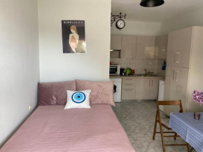 Small Beauty Studio
